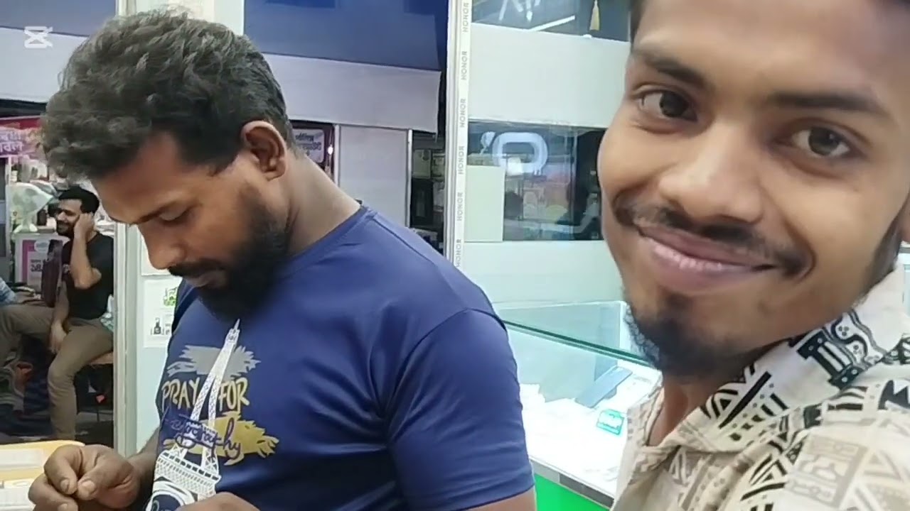 আবার একটি ফোন কিনে আনলাম সেটার আনবক্সিং করা হচ্ছে ফোন দর্শক বন্ধুরা। 