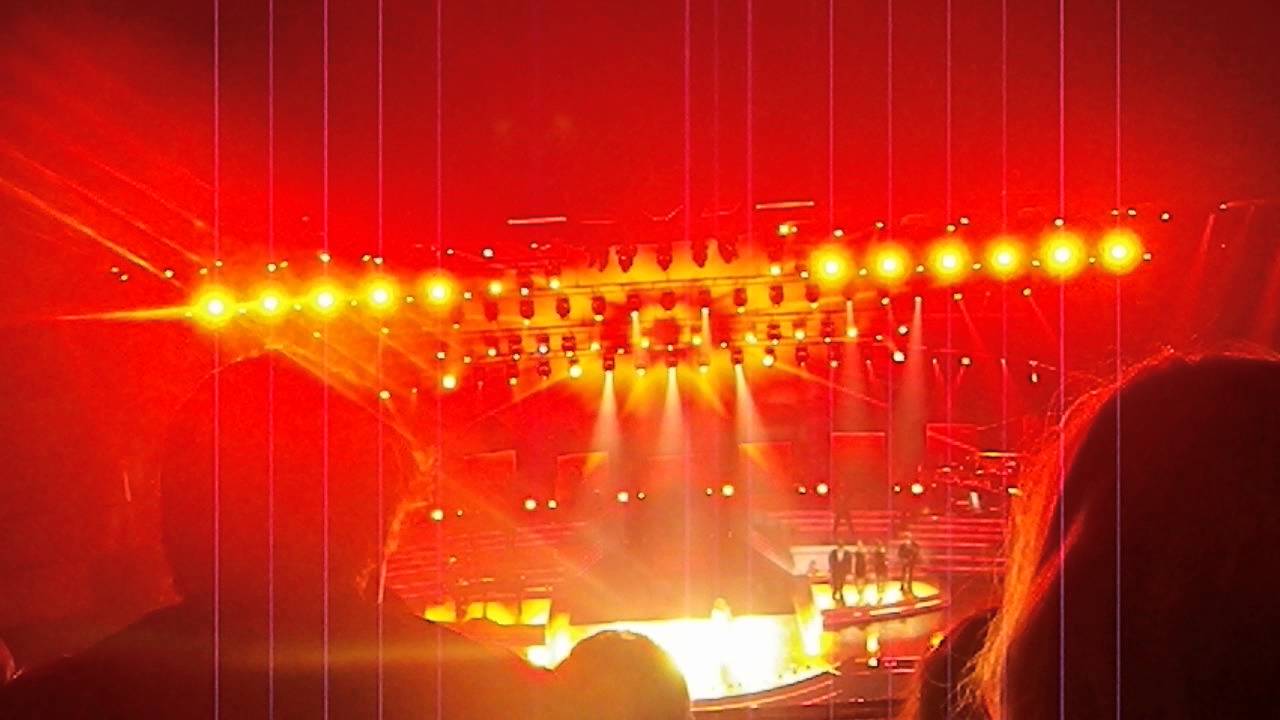 Celine Dion's Cover of Adele's Rolling in the Deep at Caesars Palace in Las Vegas