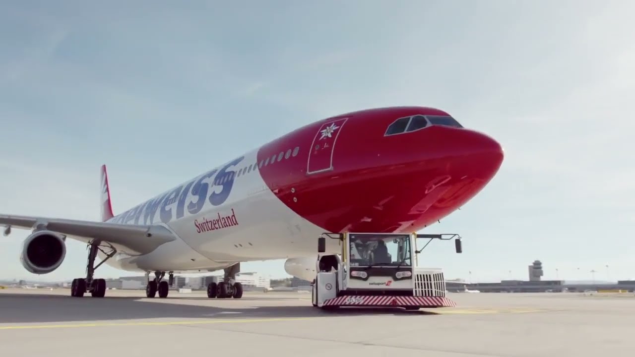 Airbus A340-300 Pushback with Swissport
