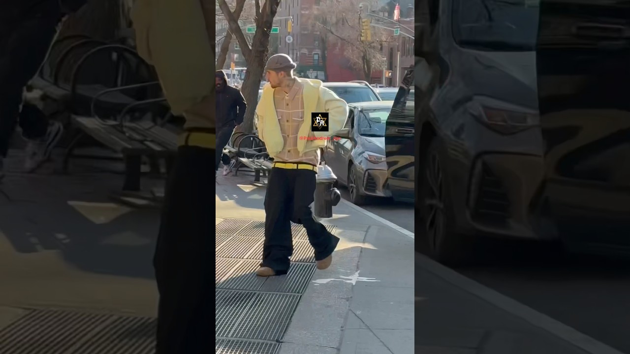 &reg; OMG! It&rsquo;s @justinbieber walking on the streets of NYC today... 😉✌️ אהבה זה הכל 😉👌#justinbieber