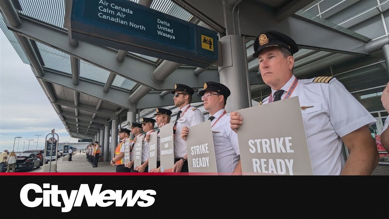 With a potential strike looming, Air Canada Pilots hold a demonstration in Winnipeg