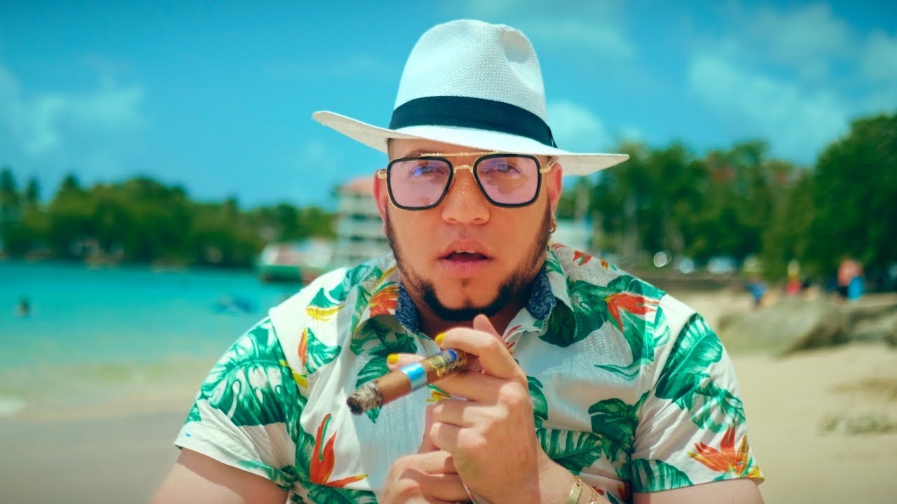 OliWhite - Sol, Playa & Arena, (Video Oficial).
