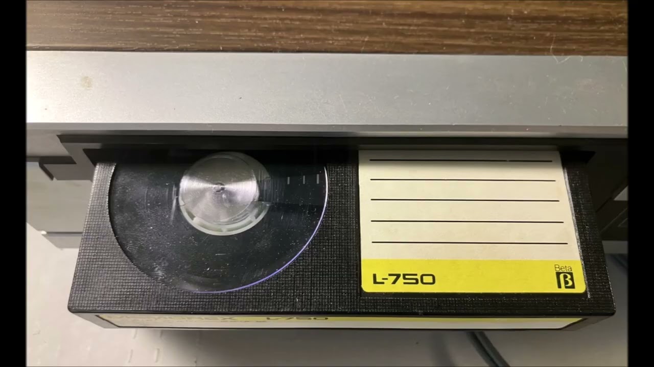 Vintage 1983 Sanyo VCR4500 Betacord Video Cassette Recorder Betamax & Corded Remote Rare!
