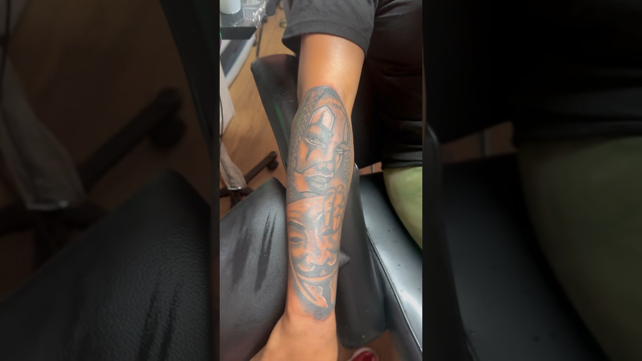 Black and grey for the dope look... what do you think?? #blackandgraytattoo #montgomeryal #tattoo