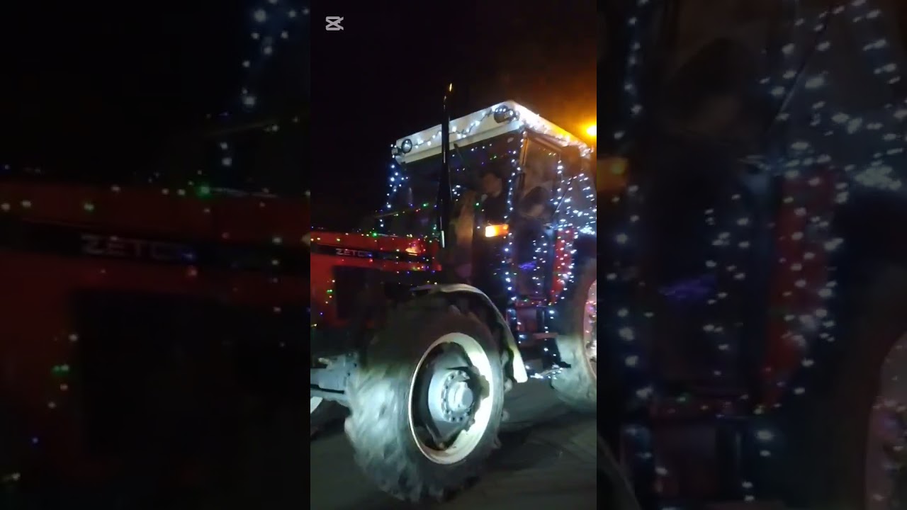 Oporowa parada ozdobionych ciągników Brodnicy