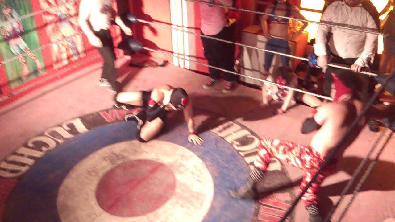 Lucha Britannia - Disco Diablo vs Dark Britannico - Fan Cam