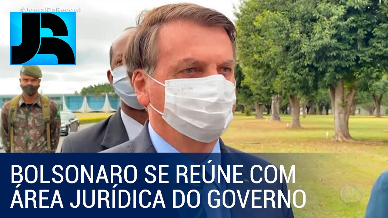 Presidente Bolsonaro se reúne com área jurídica do governo