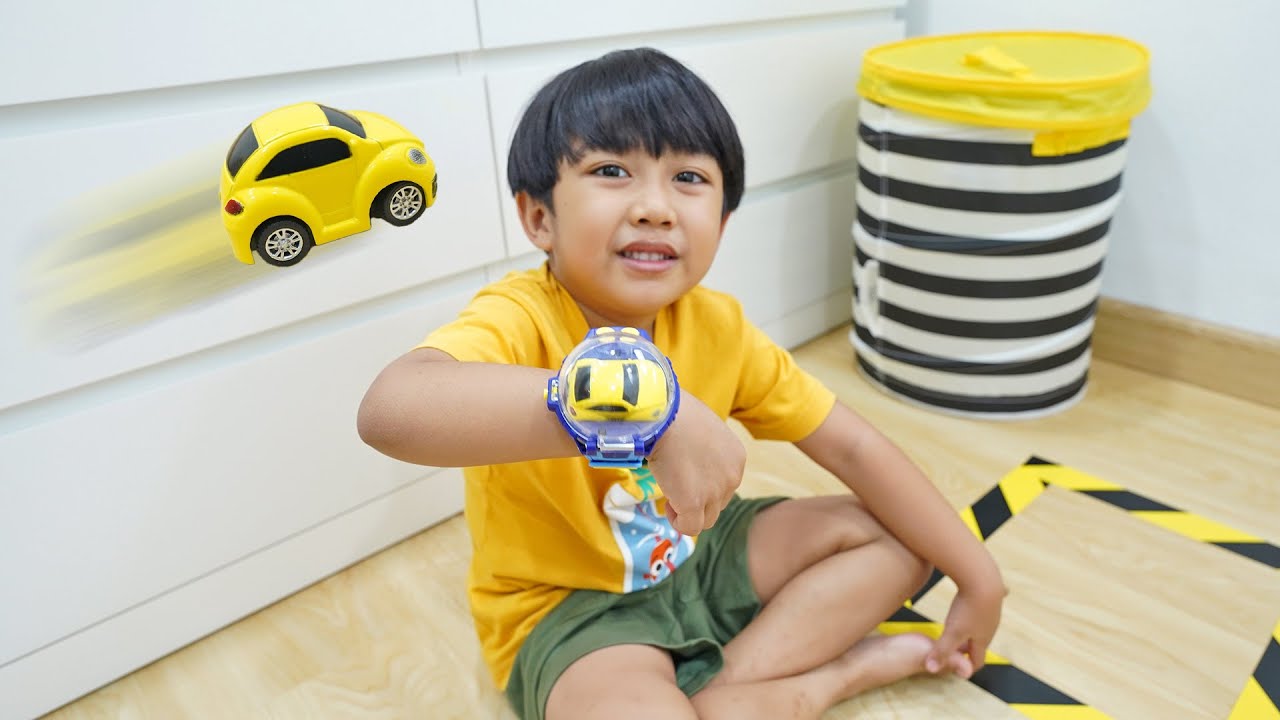 Kyo Punya Jam Tangan Mobil Remote Control