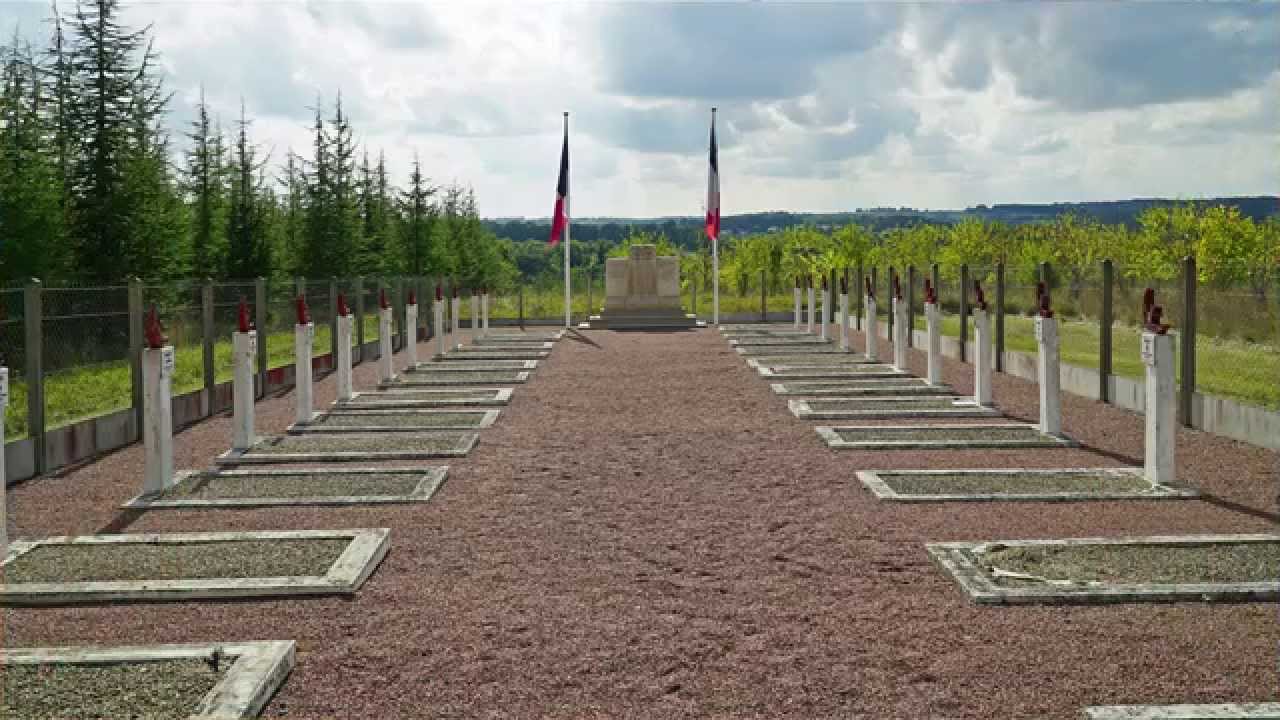 Cérémonie Souvenir Français Nécropole Cimetière marocain YT V2 Airvault Veluché
