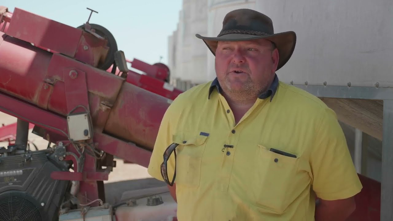 CLAAS LEXION 8700 - Greg Curnow | CLAAS Harvest Centre