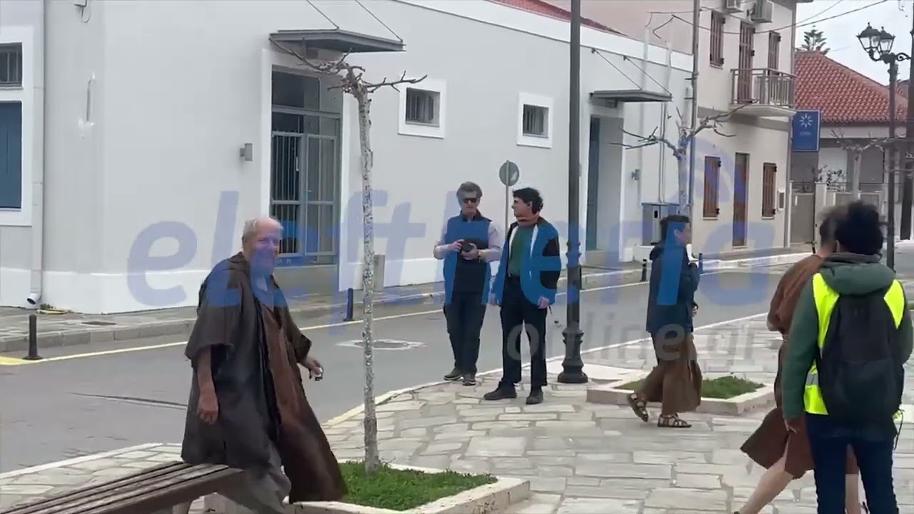 &Mu;&epsilon;&sigma;&sigma;&eta;&nu;ί&alpha;: &Gamma;&upsilon;&rho;ί&sigma;&mu;&alpha;&tau;&alpha; &gamma;&iota;&alpha; &tau;&eta;&nu; 