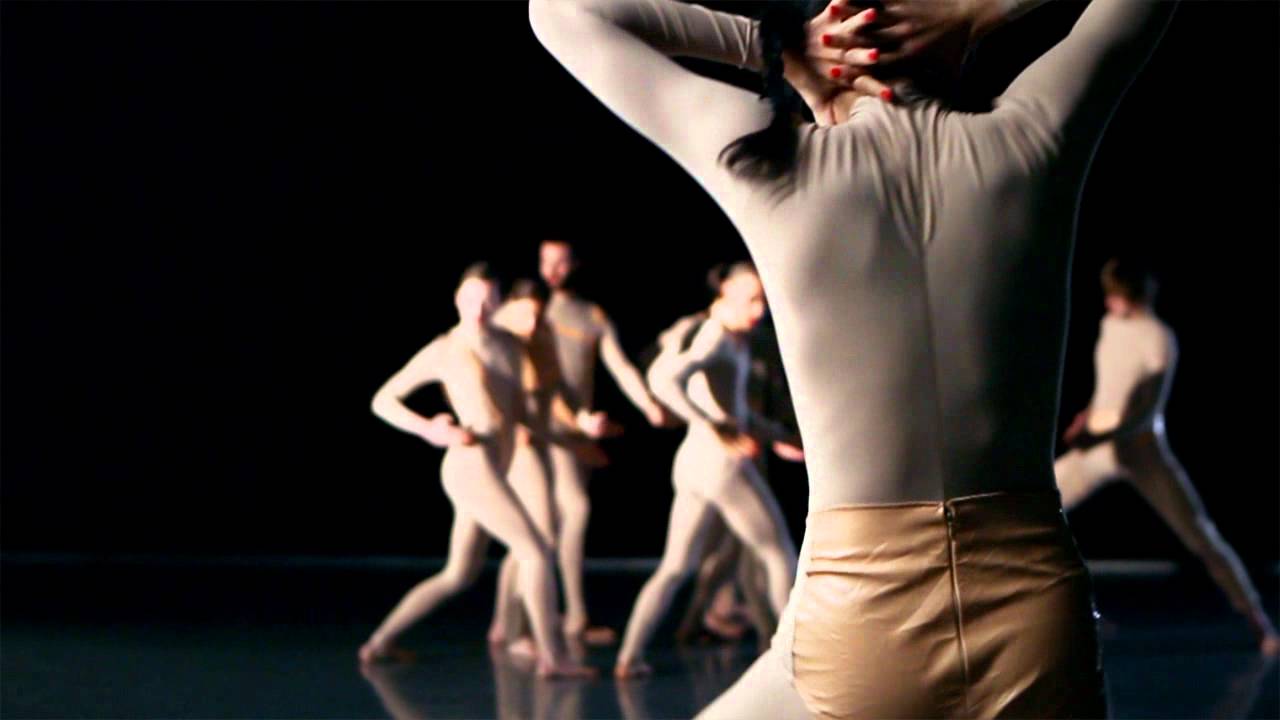 «Дом» Шарон Эяль и Гай Бехар — танцевальная компания Batsheva