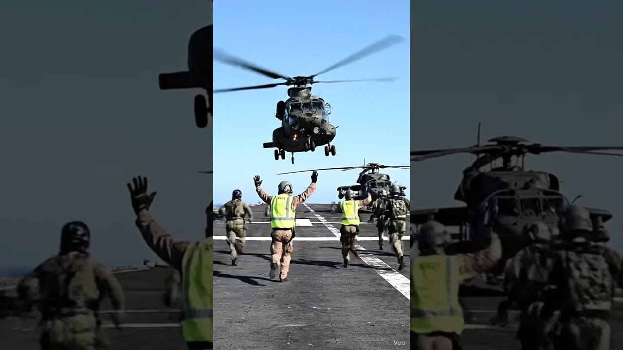 Вертолет едва не столкнулся с другим на палубе авианосца 🚁💥