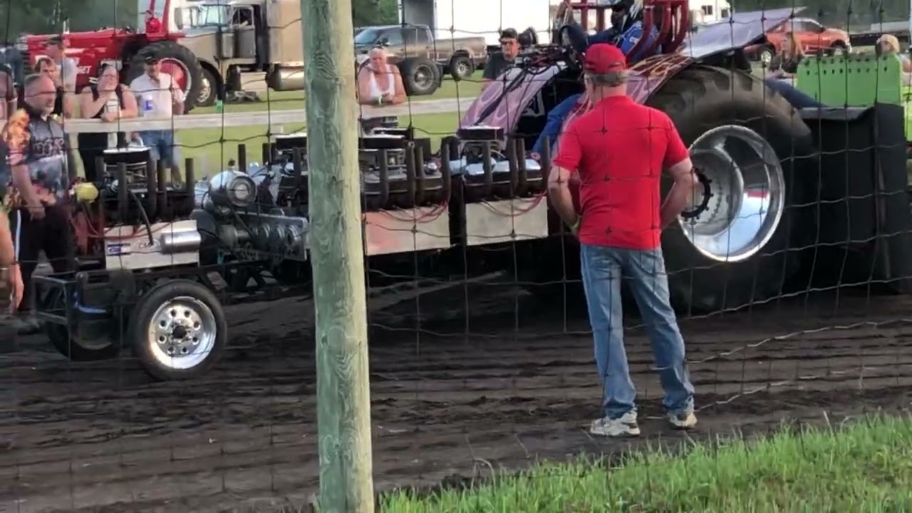 Teulon, Manitoba 🇨🇦 Tractor 🚜 Pulls (3)