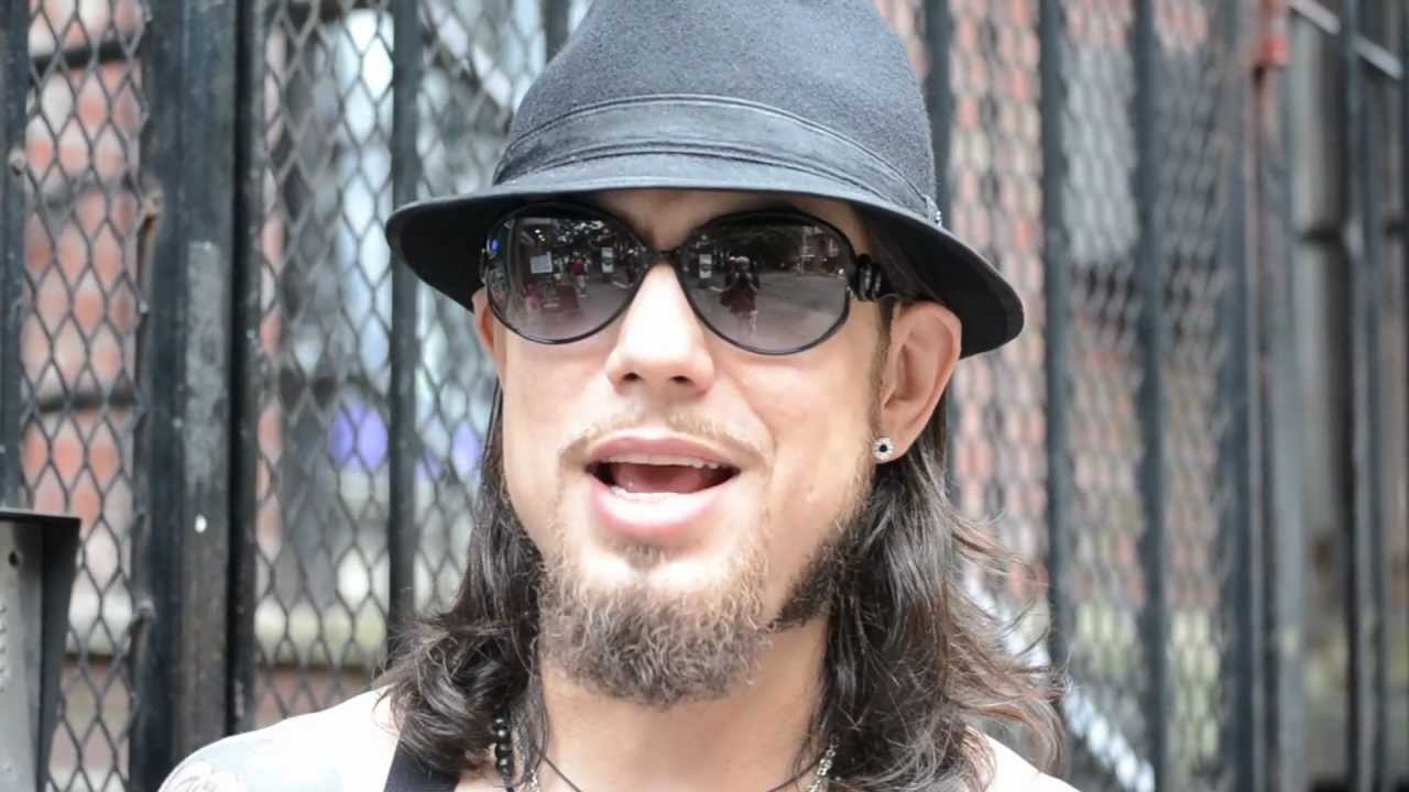 JJ Brine of The LaBiancas interviews Dave Navarro = What do you think of Charles Manson?
