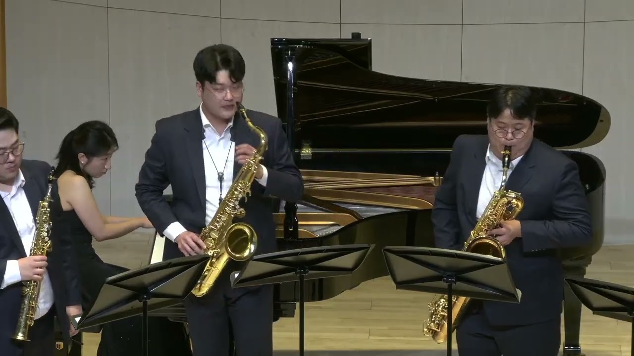 P.Tschaikowsky - Danses caracteristiques aus Der Nussknaker by COLOSAX Saxophone Quartet