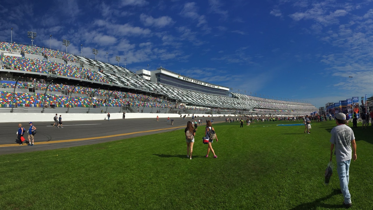 The Loose Lugs Podcast Episode 65 - Last Lap Passes @ Pocono