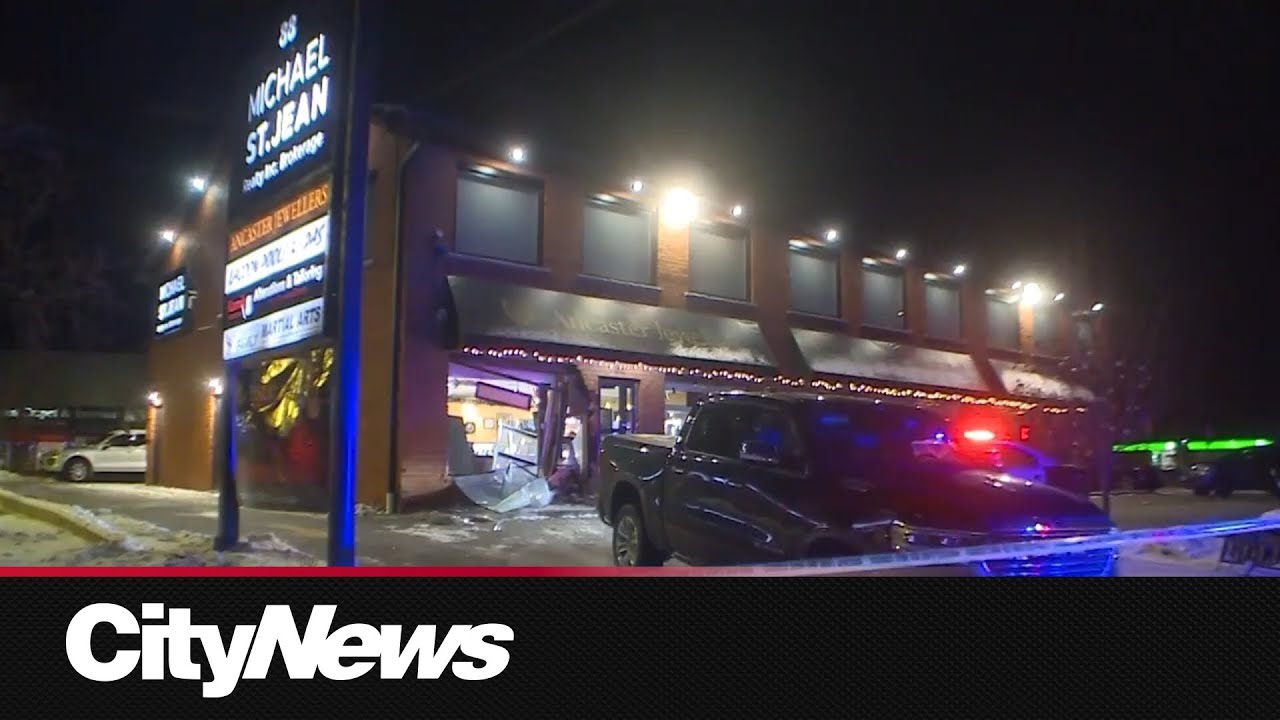 Jewellery store owner fends off armed suspect during violent robbery
