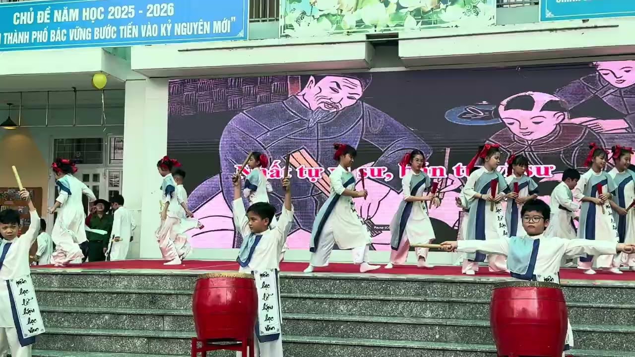 Múa 4/2 Tân Hương