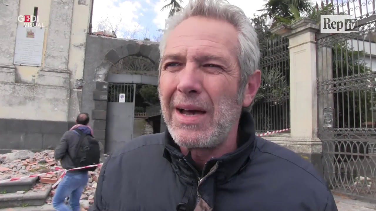 Terremoto a Catania, dentro la casa distrutta: 