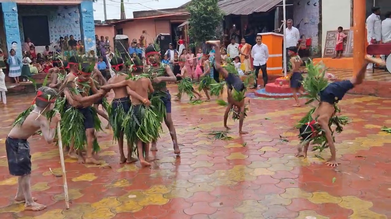 आदिवासी नृत्य 