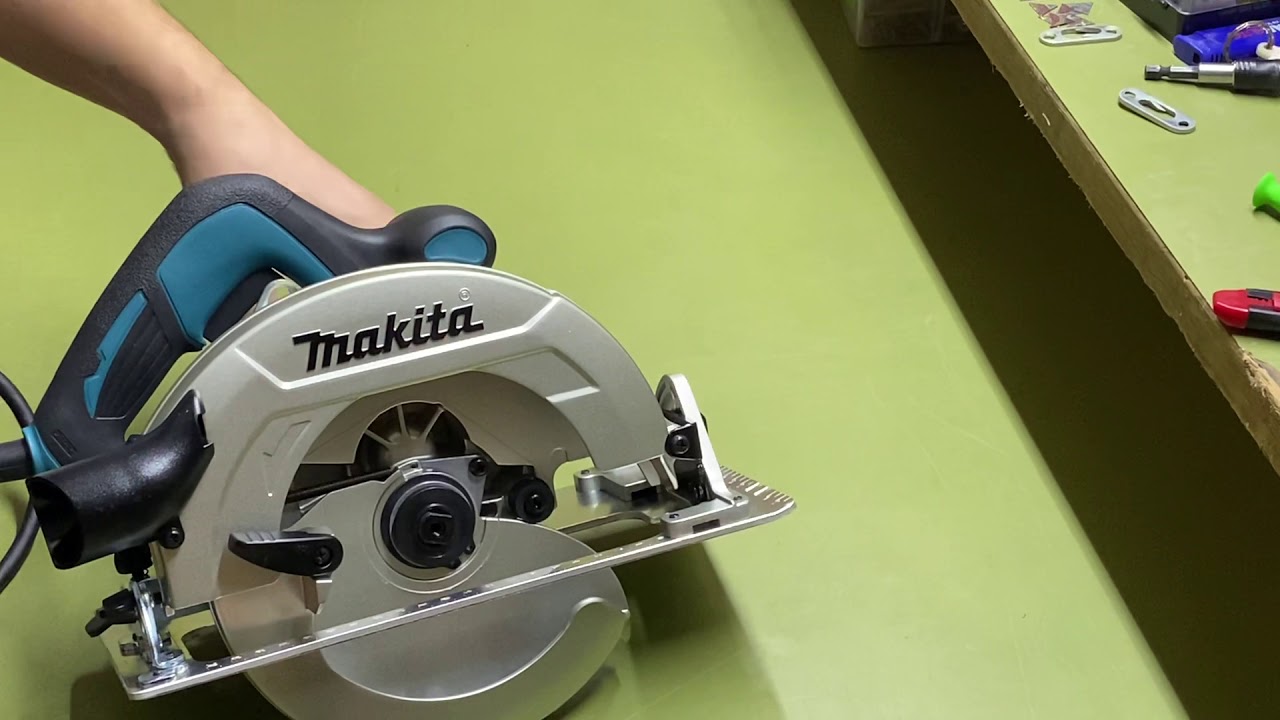 Makita HS7611 unboxing