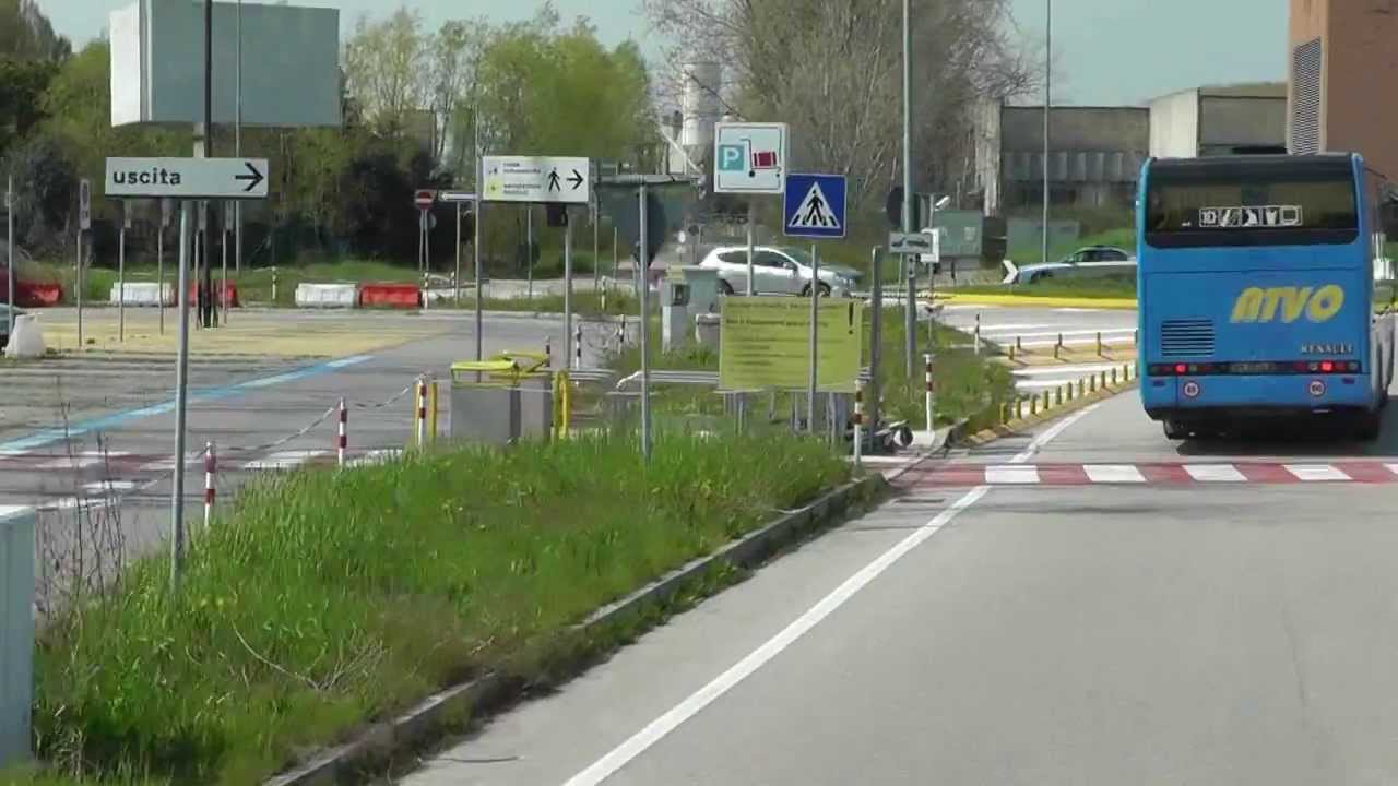 Venedig: Expressbusfahrt vom Flughafen Marco Polo nach Venedig. Drive from Airport to Venice