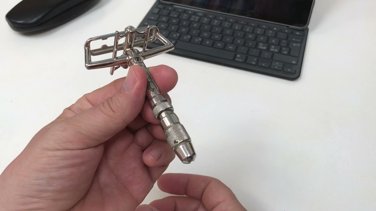 1937 Davies Rythmic adjustable razor (made in Scotland)