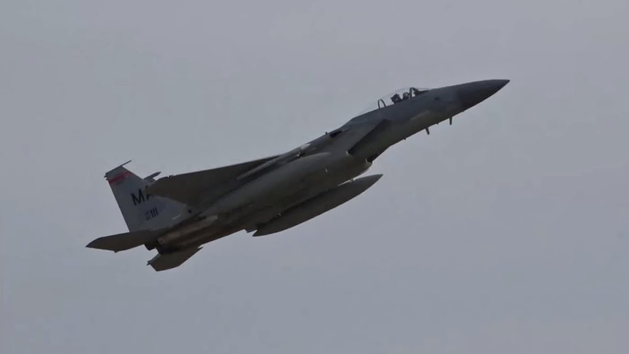 F-15 Eagle on LOW APPROACH