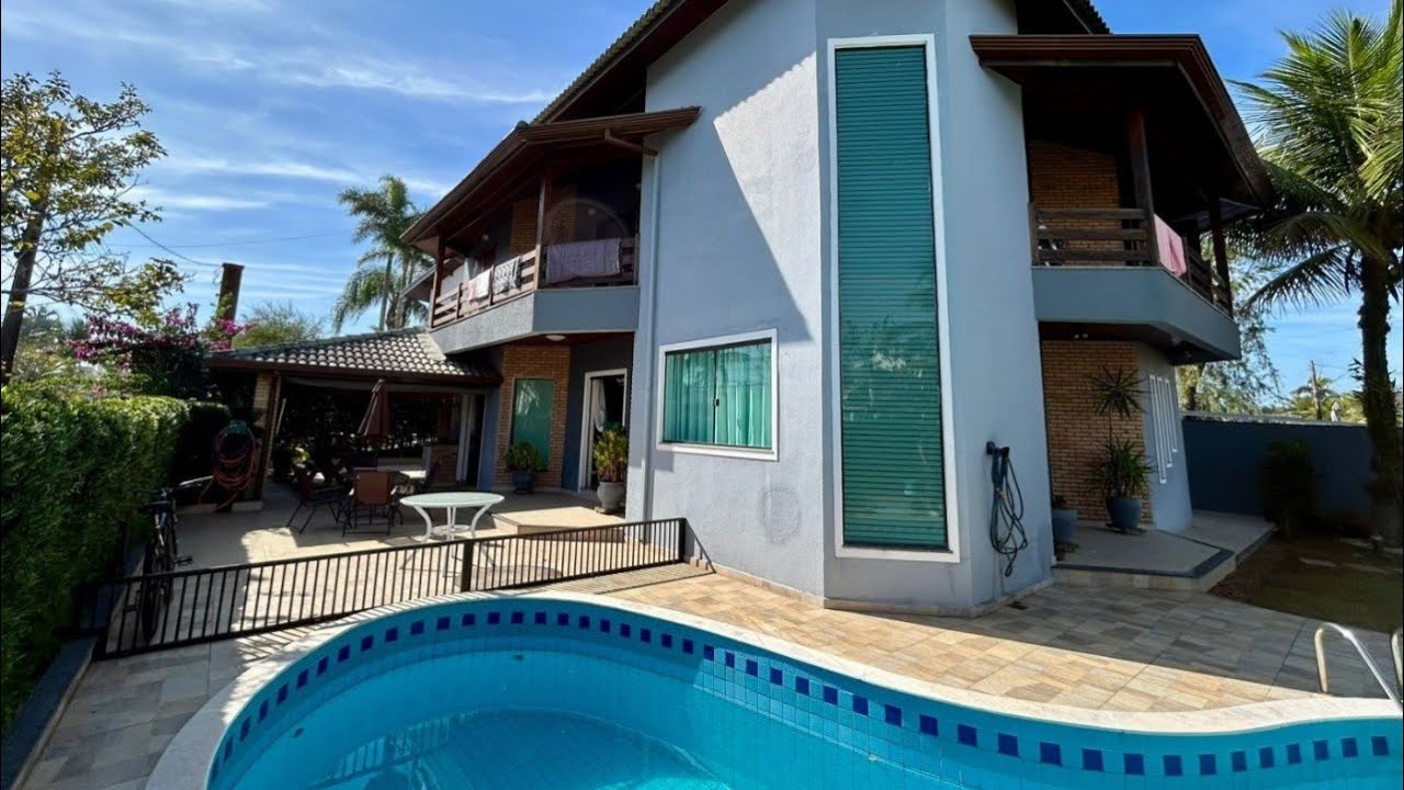 Bougainville 1 – Casa de Luxo à 50m do Mar em Peruíbe | Condomínio Completo