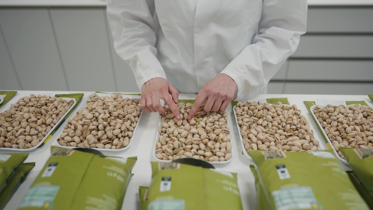 So kommt die Pistazie in den Beutel!