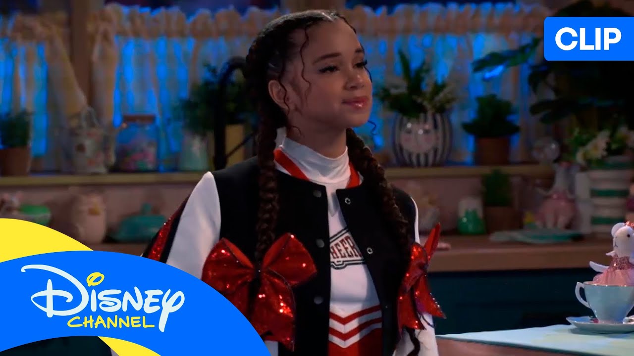 VUELVEN LOS MAGOS DE WAVERLY PLACE: La mansión del misterio 😱 | @disneychannelES