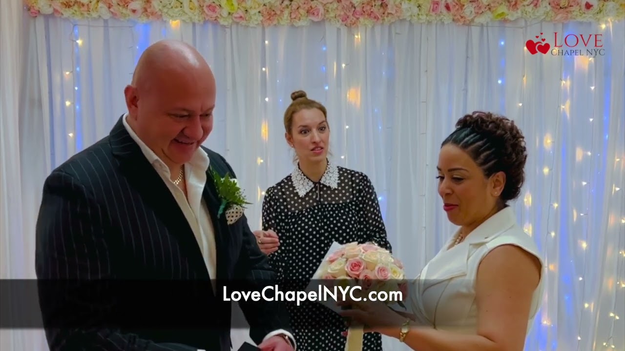 Boda en un minuto en el Love Chapel New York City. City Hall wedding in the Upper West Side.