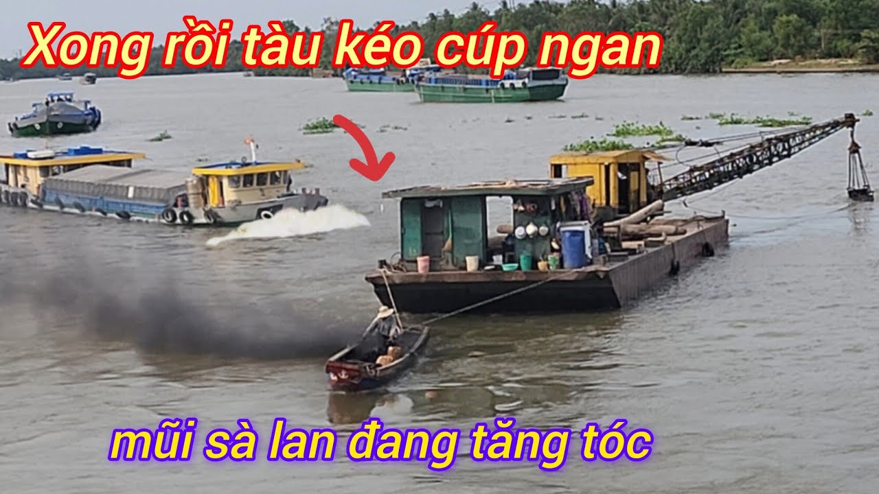 Thót tim cho anh tàu kéo bi ni gồng mình hết sức lực vượt cống ngăn mặn 