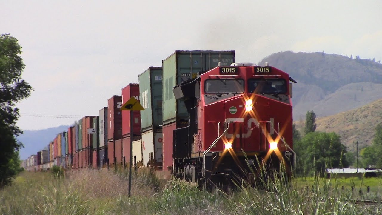 Leaning Container! Tier 4 Gevo Leads CN Stack Train 106 into Kamloops, BC (June 7, 2016)