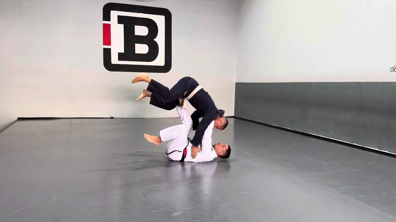 Queda jiu jitsu TOMOE NAGE