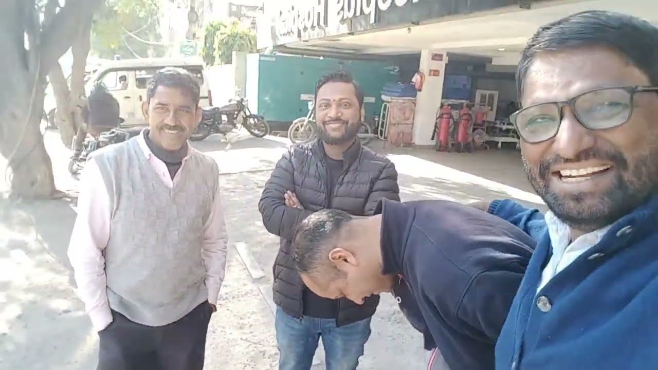 आज दीदी के स्वास्थ्य का हाल चाल लेने गए,अस्पताल।