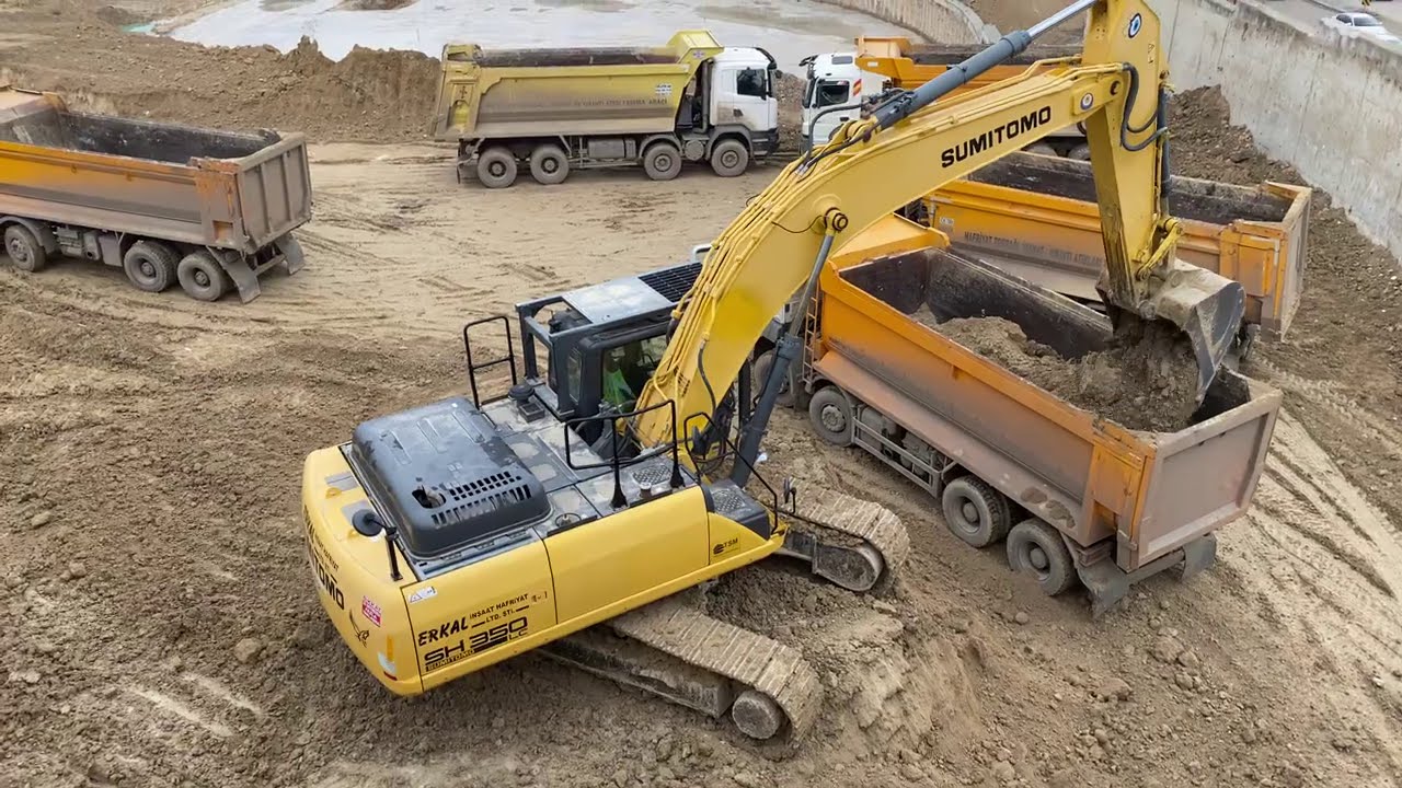Sumıtomo Excavator kamyon’ları Yüklüyorr!