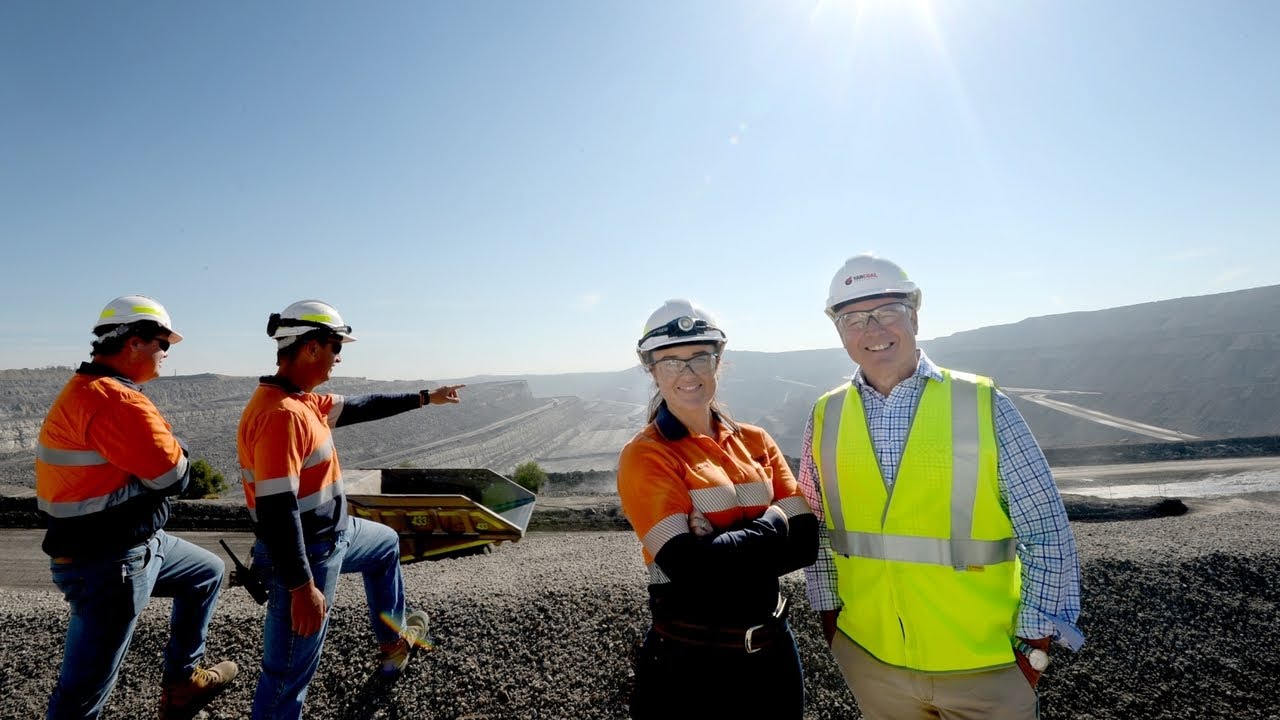 Labor &lsquo;welcomes&rsquo; the Adani project