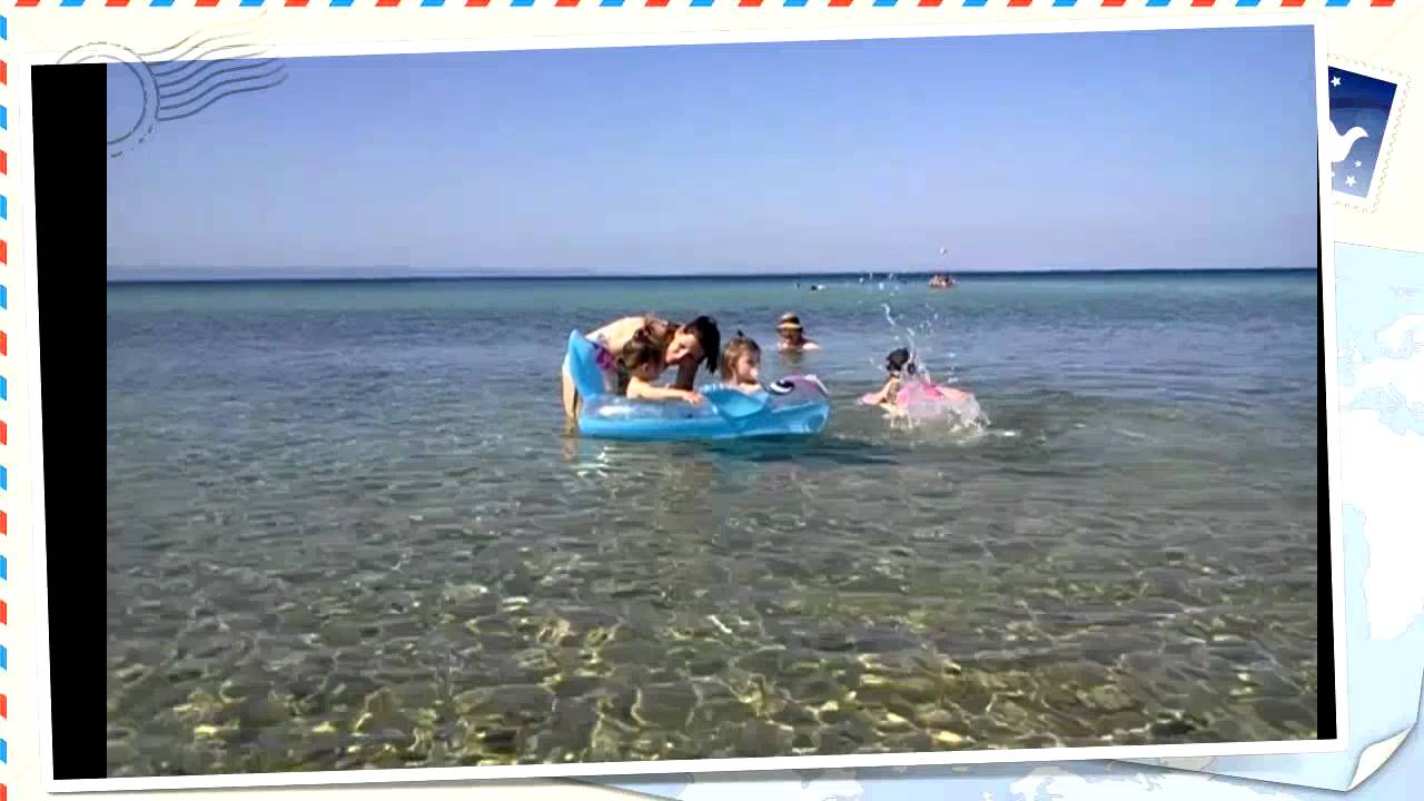 С деца на море