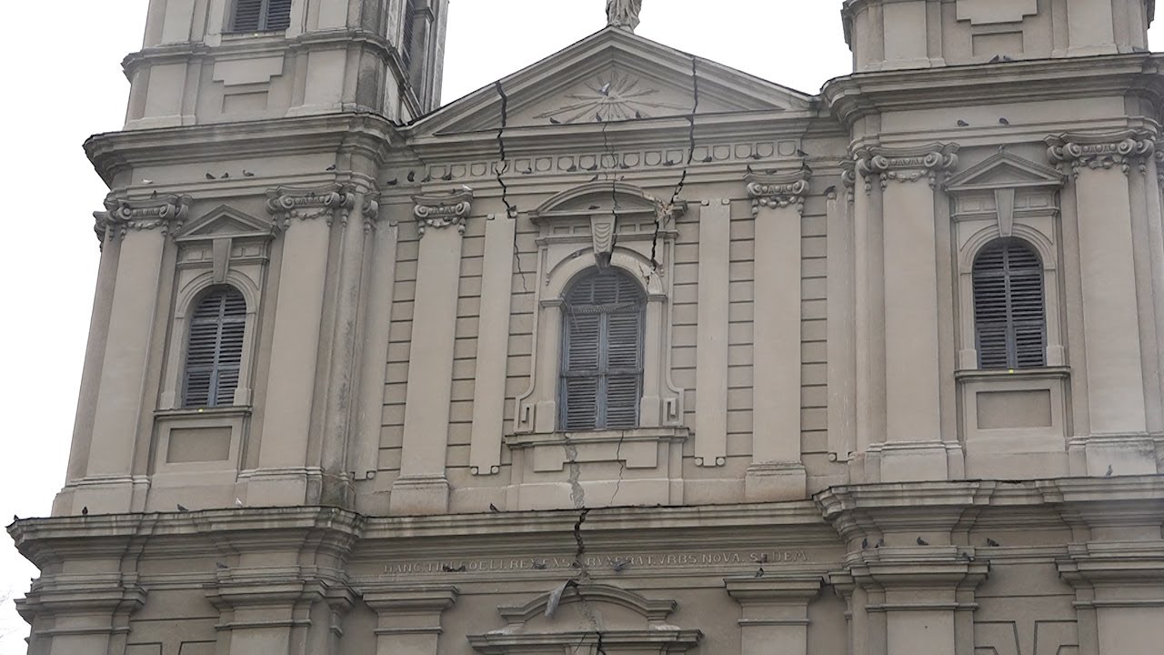 Najpoznatija subotička pukotina i dalje čeka sanaciju