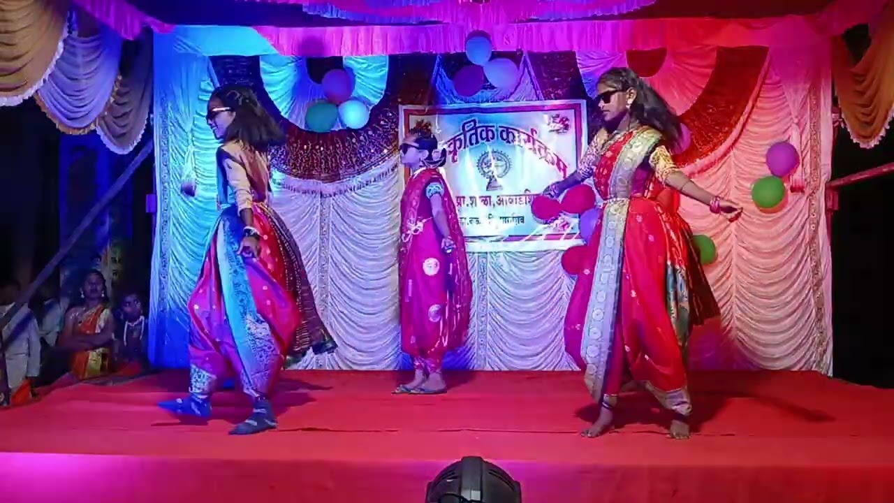 नटिन मारली मिठी