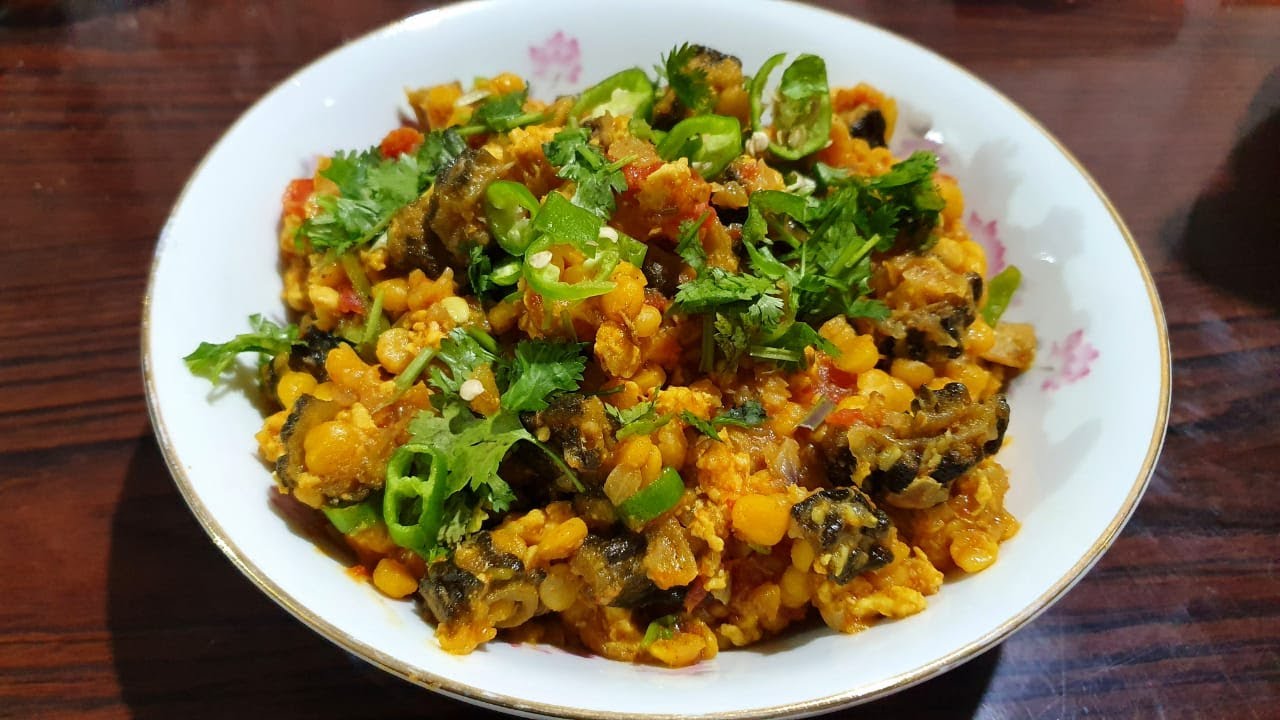 Karelay Keema Daal, Karelay Daal Keema, Bitter Gourd Mince With Lentil, (PK)