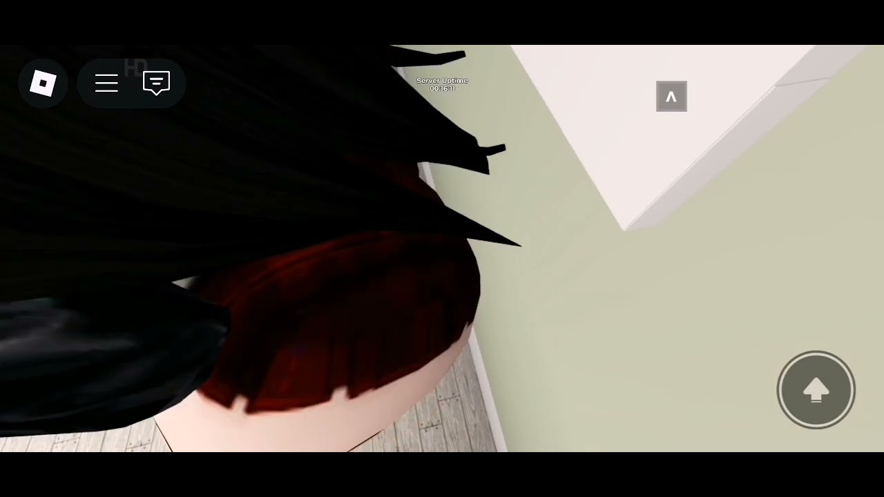 Getting Buttcrushed by a giantess in roblox
