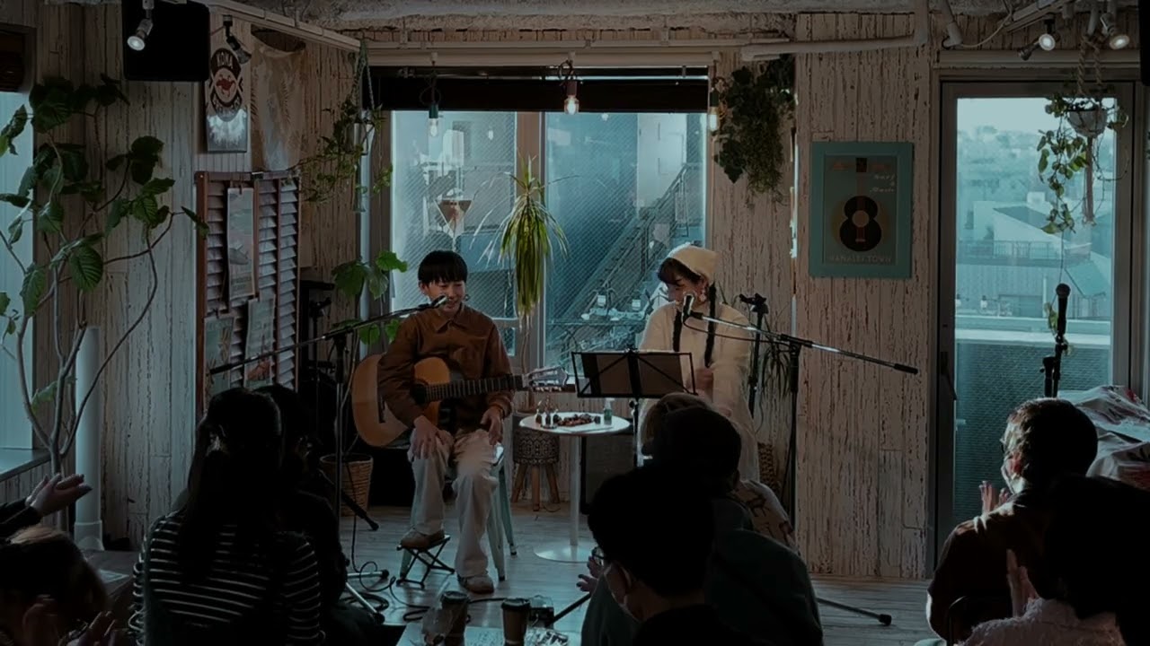 白いベランダ - 2025/11/23「白いベランダと、夕暮れカフェ」