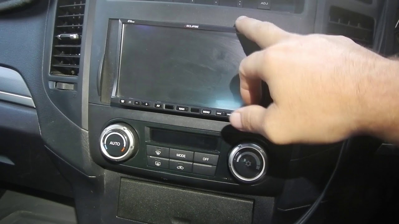 Pajero NT  Dash removal part 1