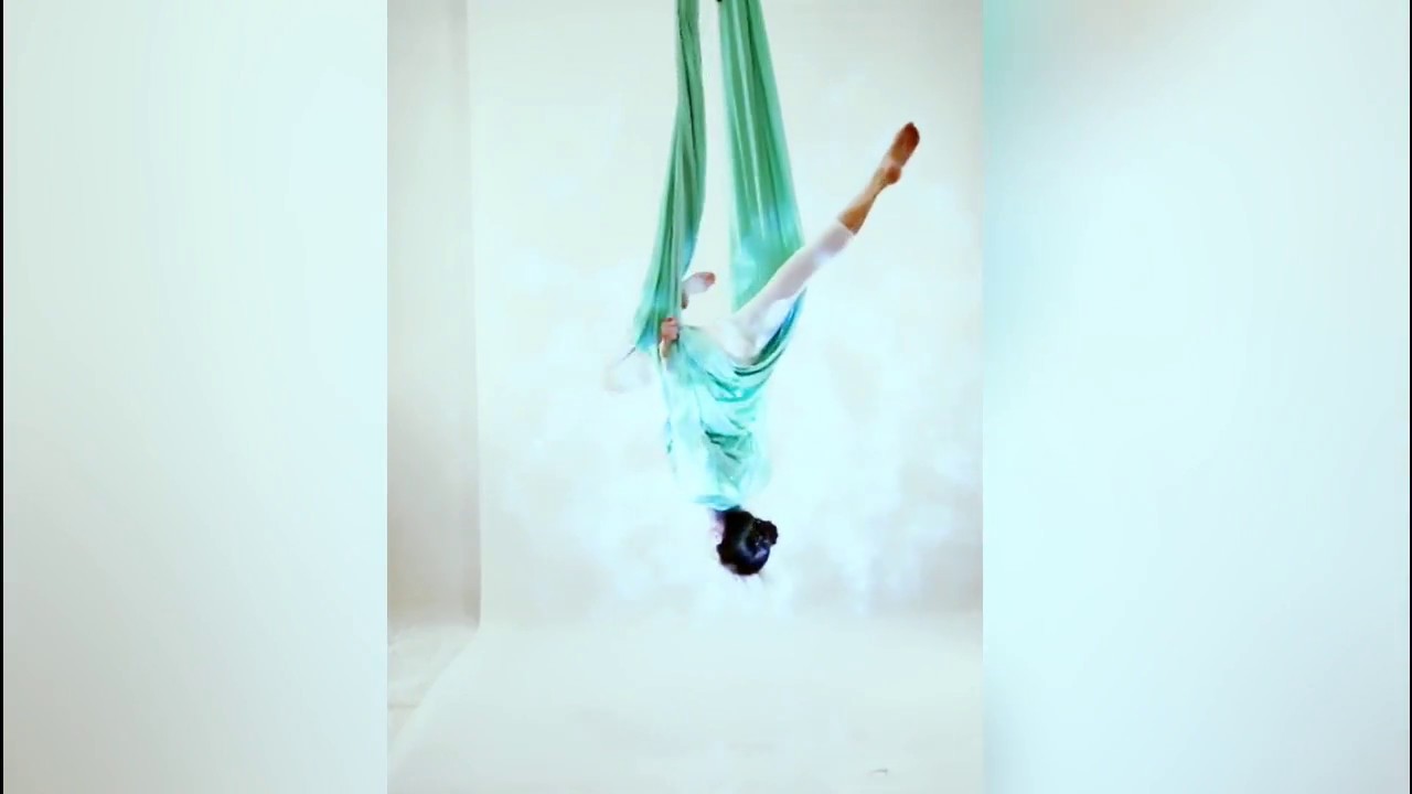 Airelibre - dance in Hammock, aerial loop, aerial sling, Majestick