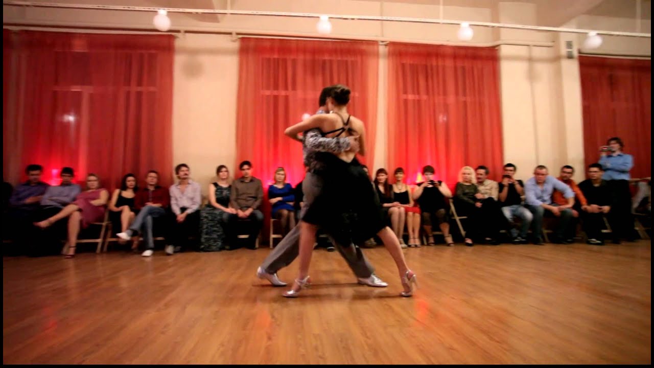 Konstantin Kumi & Anna Kirichenko 