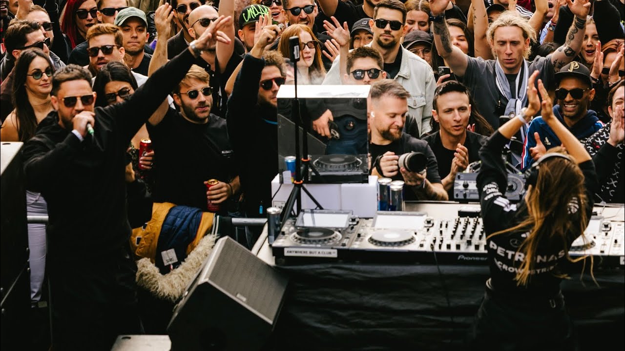 Comma Dee joined the stage to perform The Heads That Know live from Tileyard, London 💥☄️
