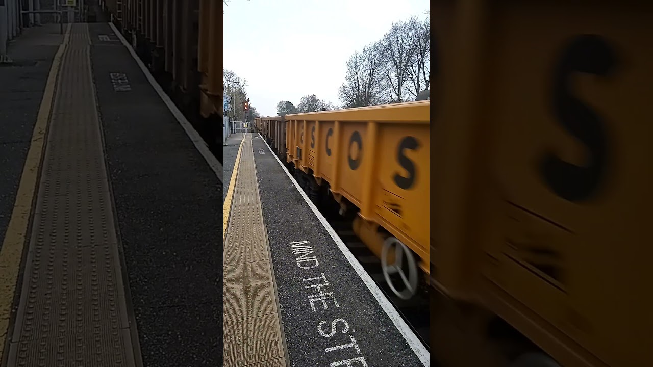 66130 pulls through elmstead woods with 2 tones! #trainspottinguk #trainspotting